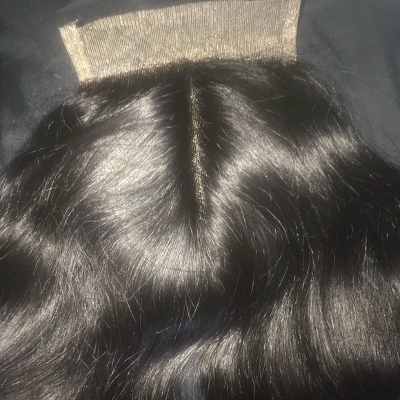 Virgin hair closure - Picture 3 of 5